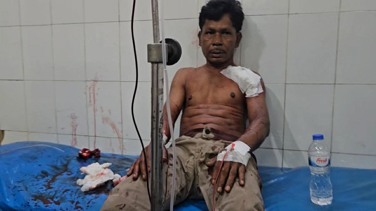 পঞ্চগড়ে শ্রমিক ইউনিয়নের নির্বাচন নিয়ে দ্বন্দ্ব, প্রতিপক্ষের ছুরিকাঘাতে আহত হোটেল শ্রমিক